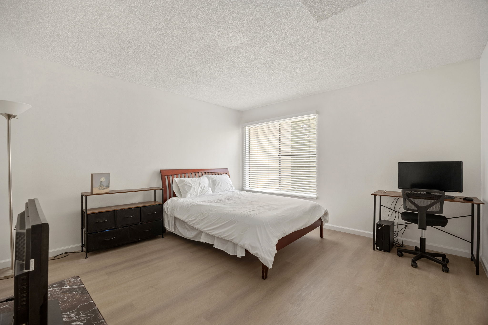 8306 Summertime Lane-17