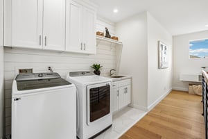 McConnell Ave-S0608-043.jpg