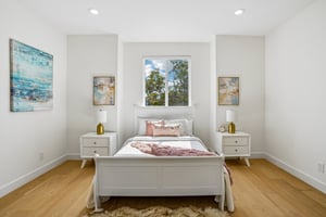 McConnell Ave-S0608-047.jpg