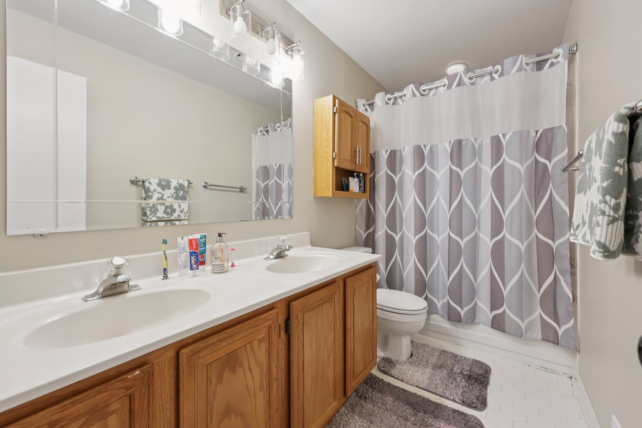 Linden Oaks Ct-S1703-033.jpg