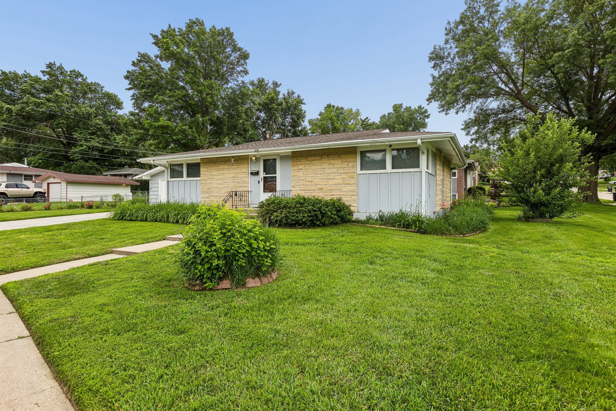 9060 - 8315 Templeton Dr_002.jpg