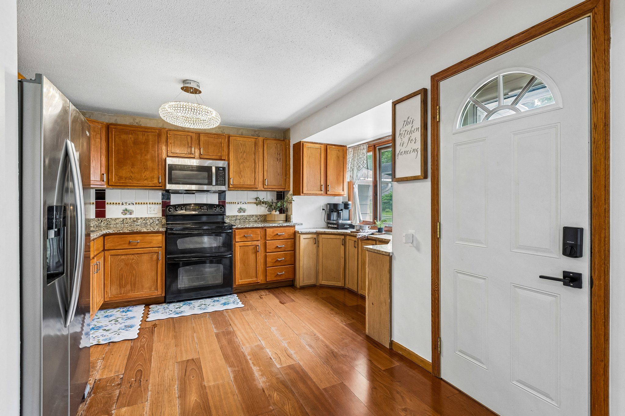 9060 - 8315 Templeton Dr_011.jpg