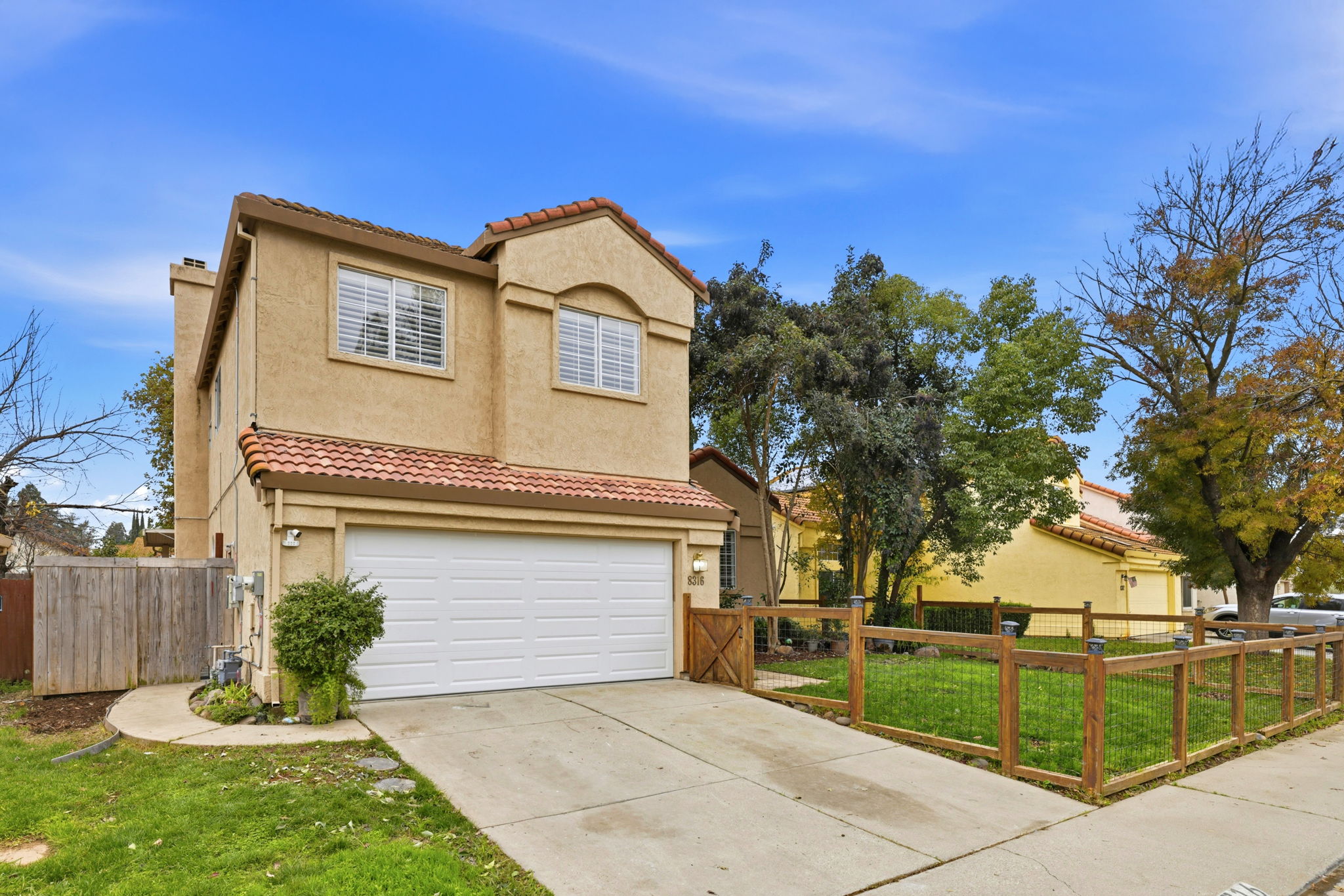 003_F8_8316 Dalkeith Way