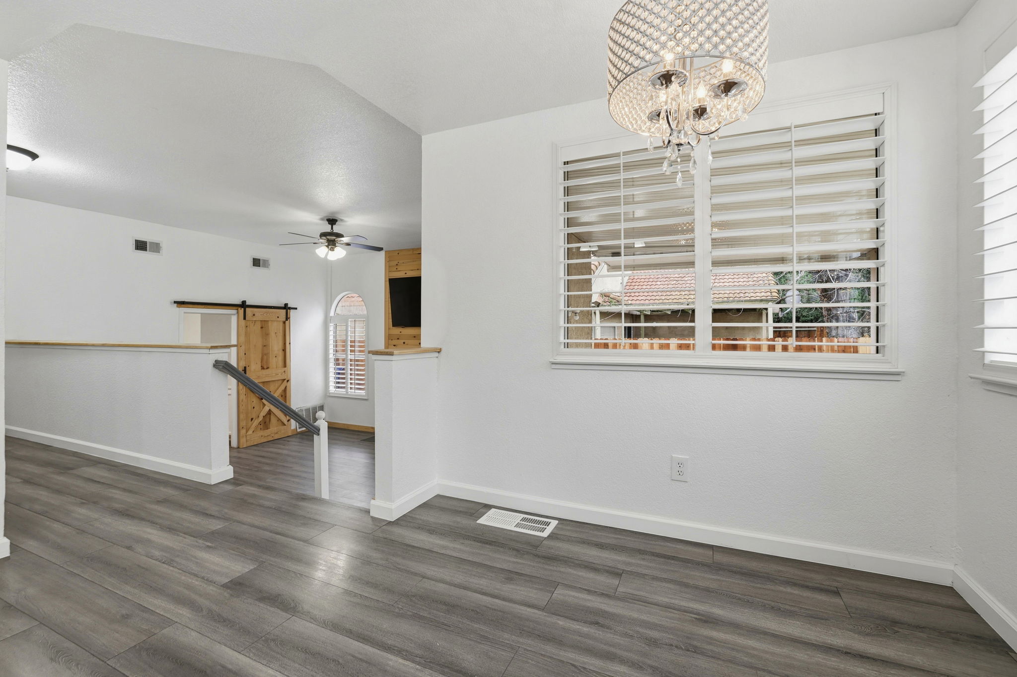 017_F8_8316 Dalkeith Way