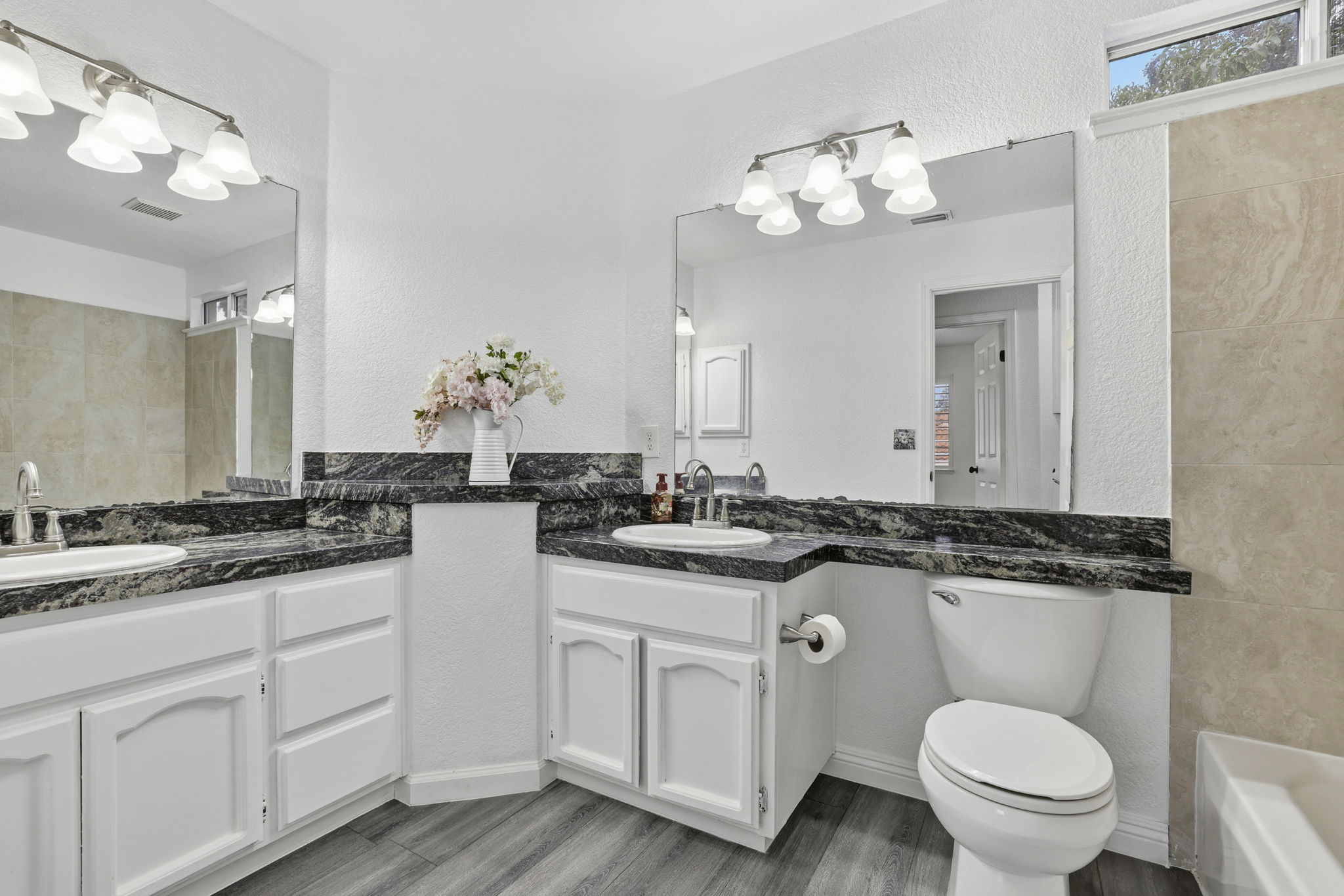 034_F8_8316 Dalkeith Way