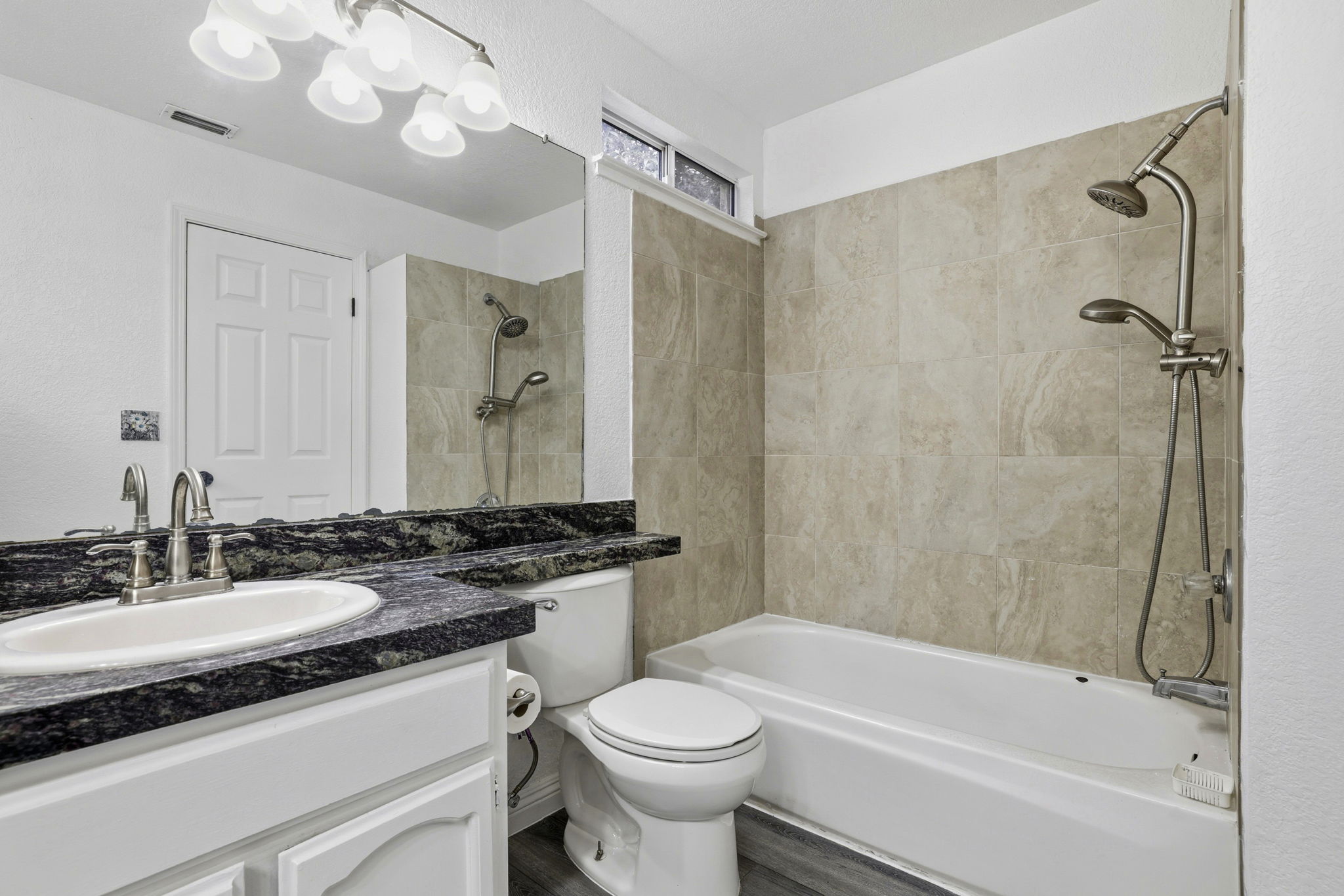 035_F8_8316 Dalkeith Way