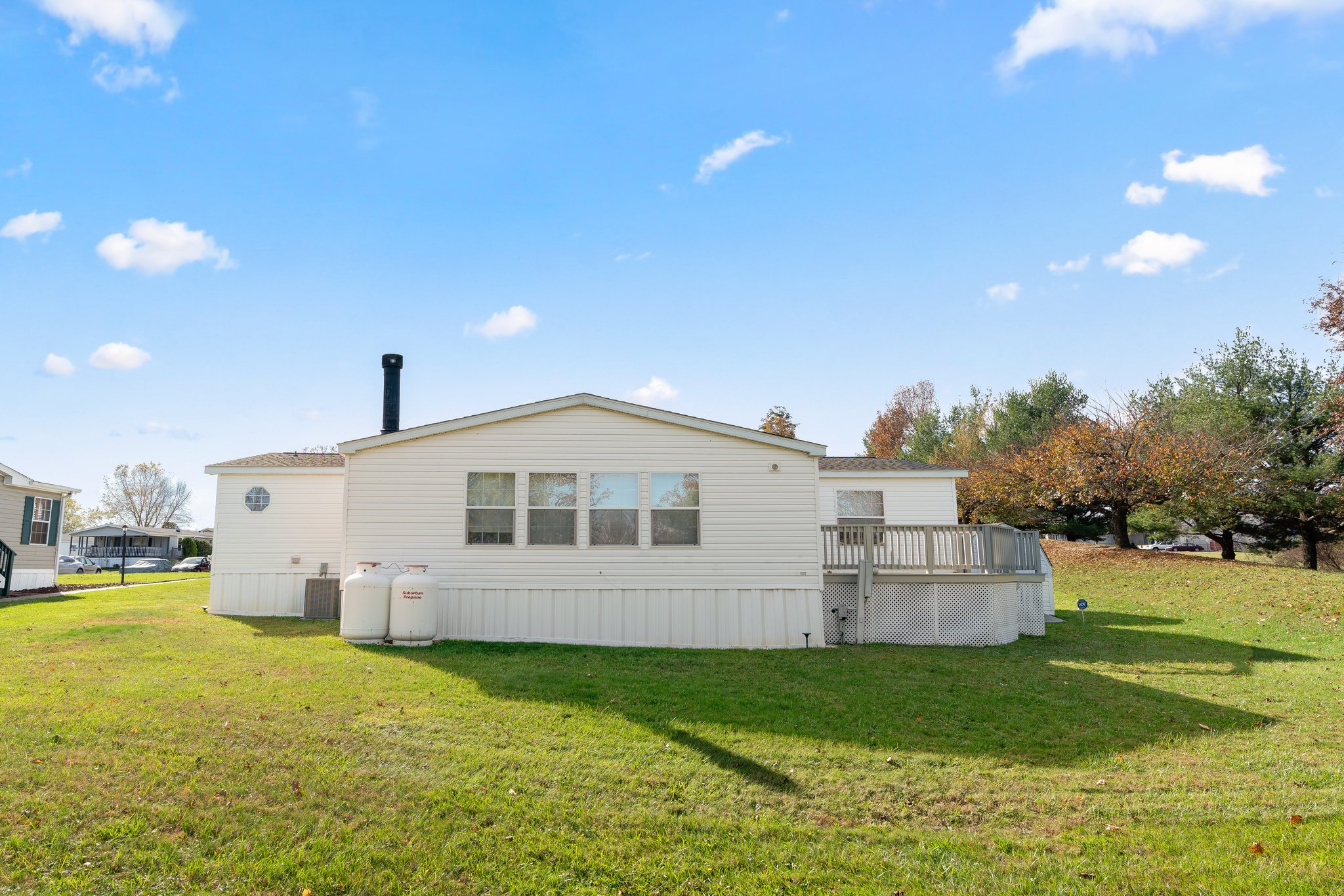 30. Back exterior.jpg