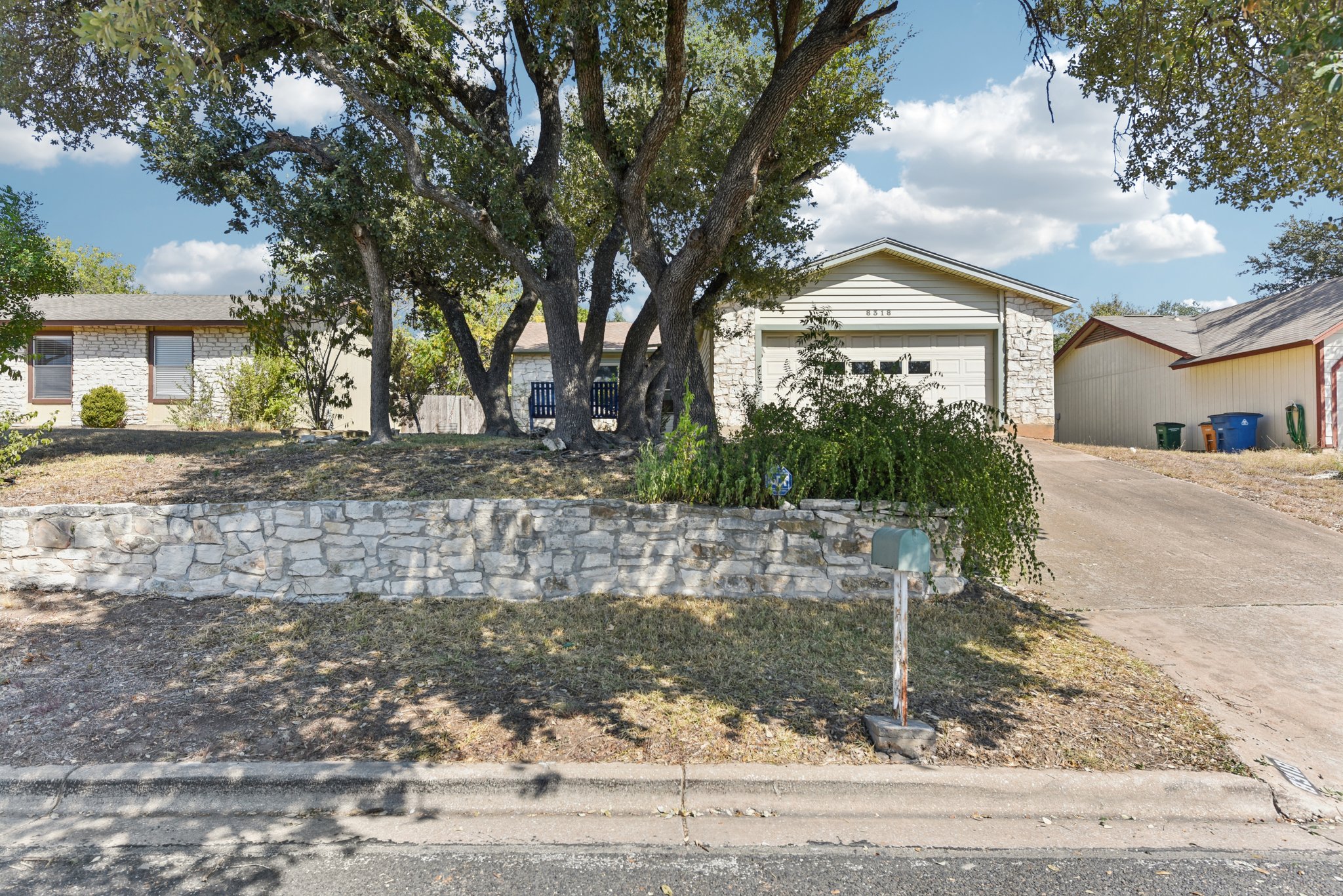 Gallatin Dr-S0410-003.jpg