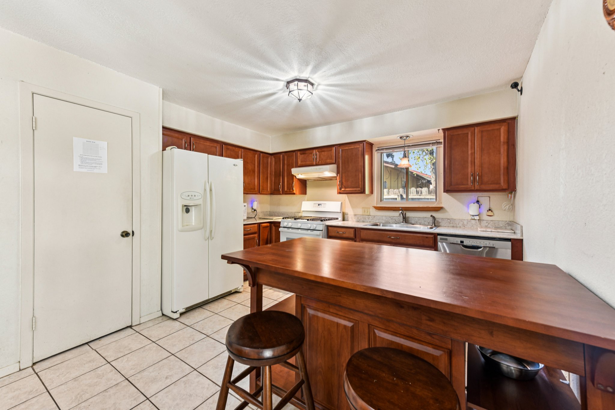 Gallatin Dr-S0410-012.jpg