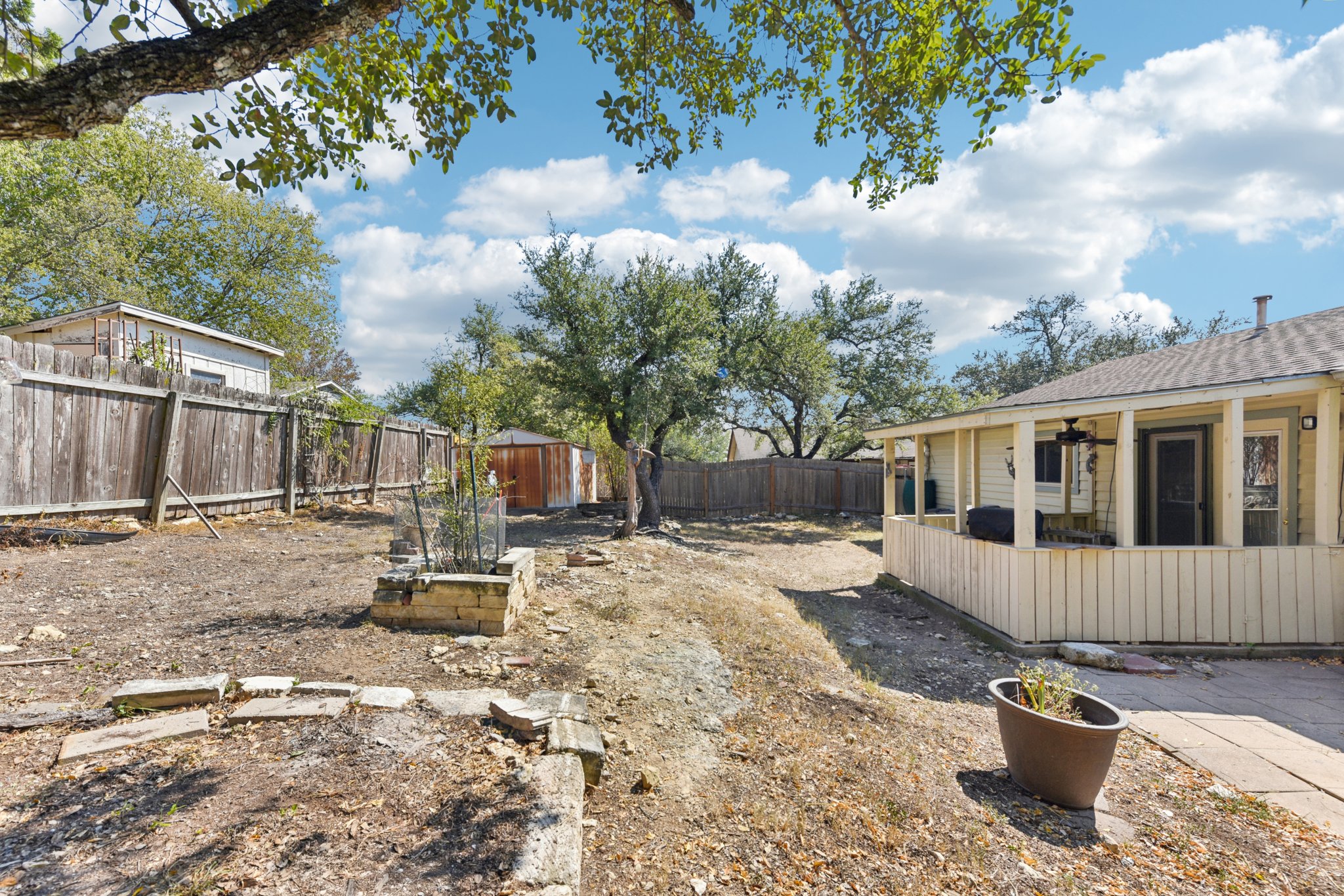 Gallatin Dr-S0410-033.jpg