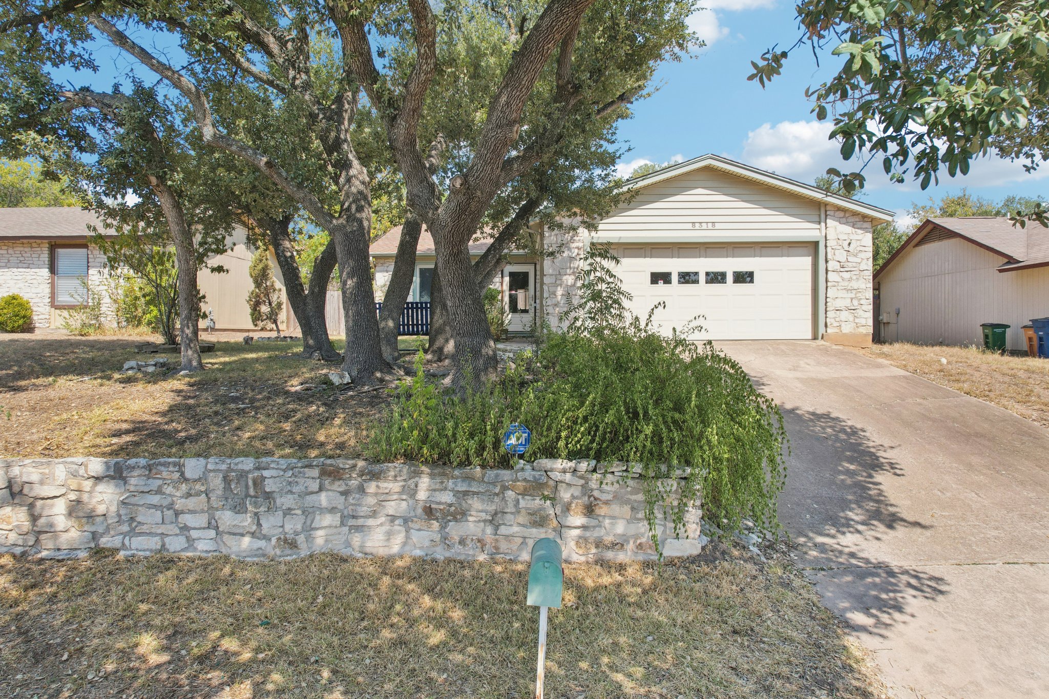Gallatin Dr-S0410-037.jpg
