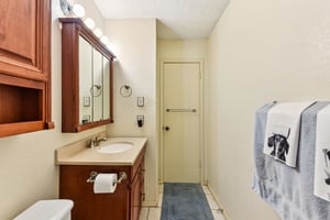 Gallatin Dr-S0410-016.jpg