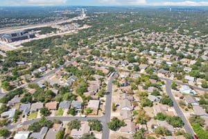 Gallatin Dr-S0410-042.jpg