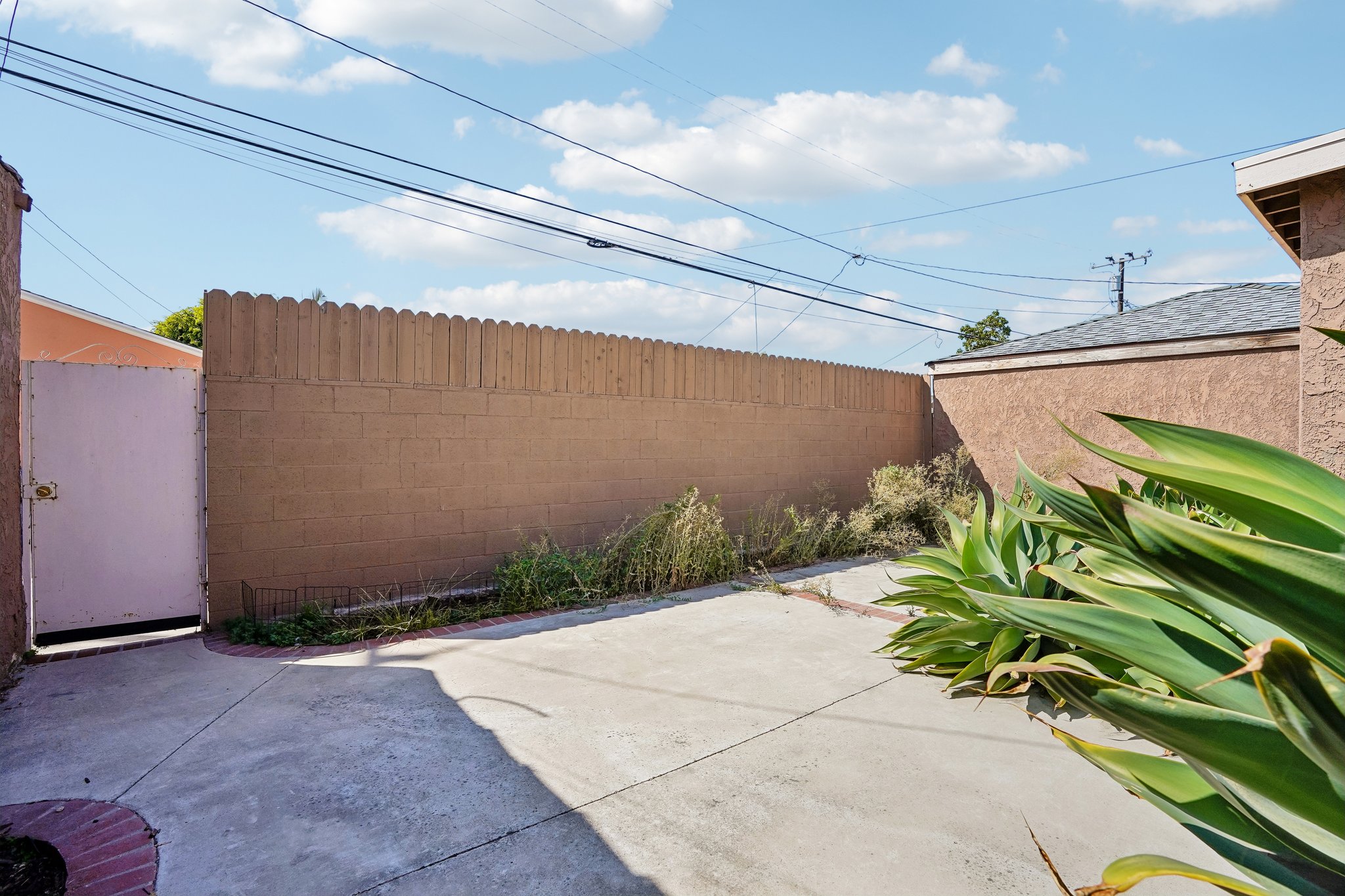 S Van Ness Ave-S2309-1-011.jpg