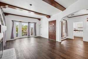 S Van Ness Ave-S2209-008.jpg