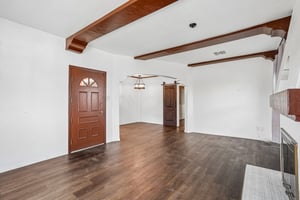 S Van Ness Ave-S2209-011.jpg
