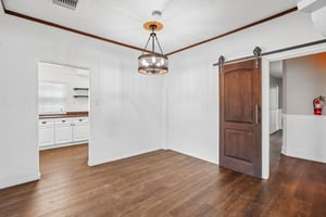 S Van Ness Ave-S2209-012.jpg