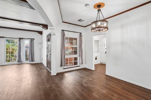 S Van Ness Ave-S2209-014.jpg