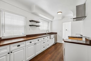 S Van Ness Ave-S2209-018.jpg