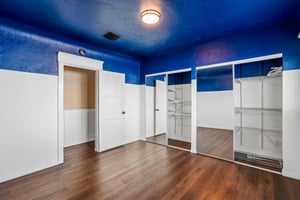 S Van Ness Ave-S2209-027.jpg