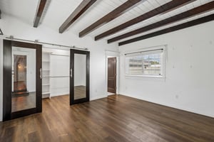 S Van Ness Ave-S2209-028.jpg