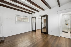 S Van Ness Ave-S2209-029.jpg