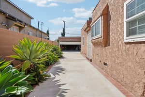 S Van Ness Ave-S2309-1-001.jpg