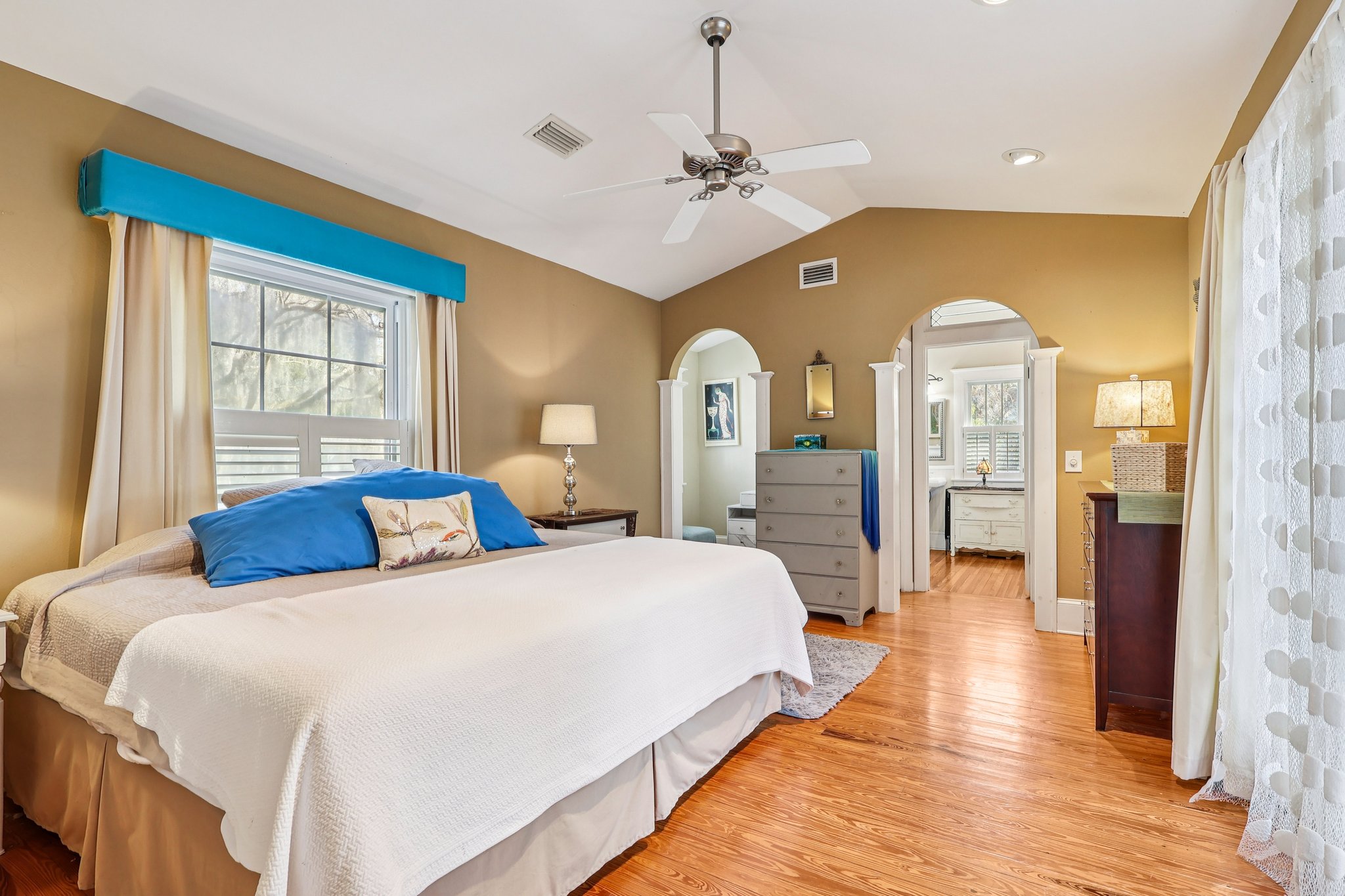 E 9th Ave-S2102-022.jpg