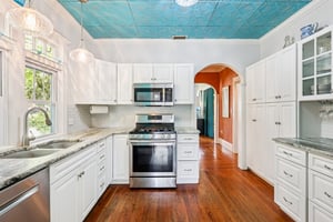 E 9th Ave-S2102-013.jpg