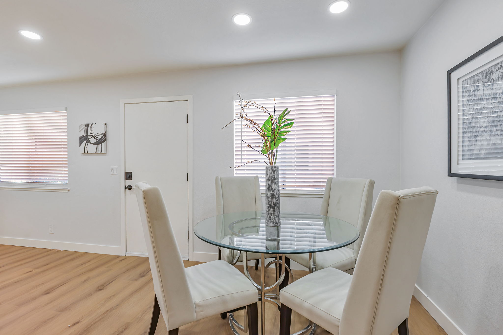 019_832 Gilchrist Dr 3