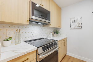 012_832 Gilchrist Dr 3