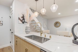 015_832 Gilchrist Dr 3