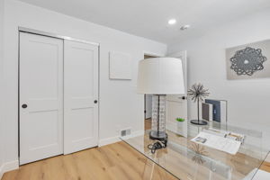 020_832 Gilchrist Dr 3