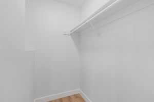 027_832 Gilchrist Dr 3