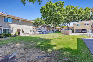 036_832 Gilchrist Dr 3