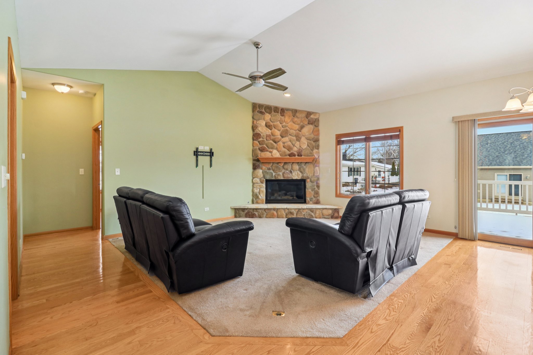 Mary Ct-S0502-009.jpg