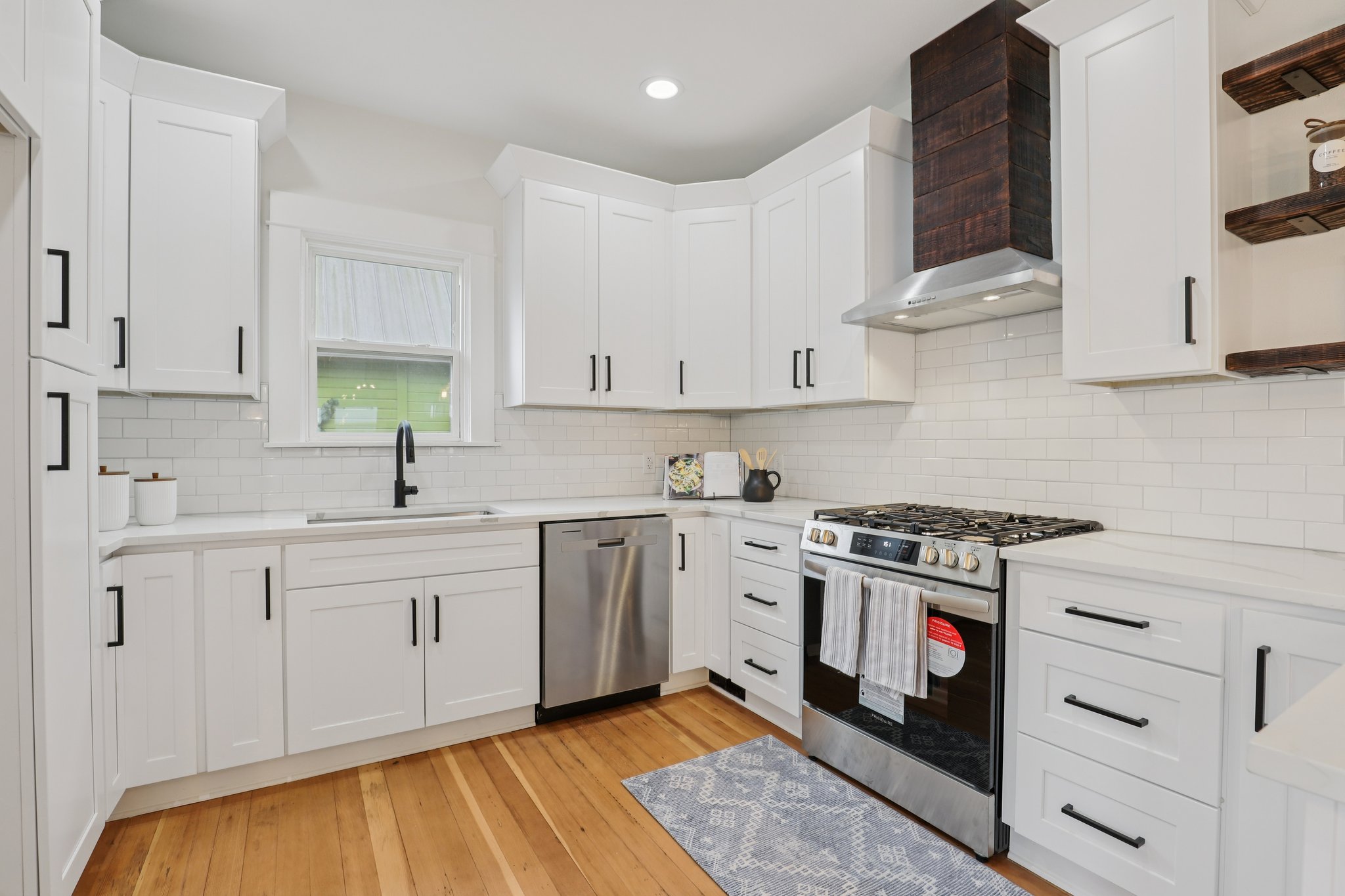 NE Failing St-S2901-024.jpg