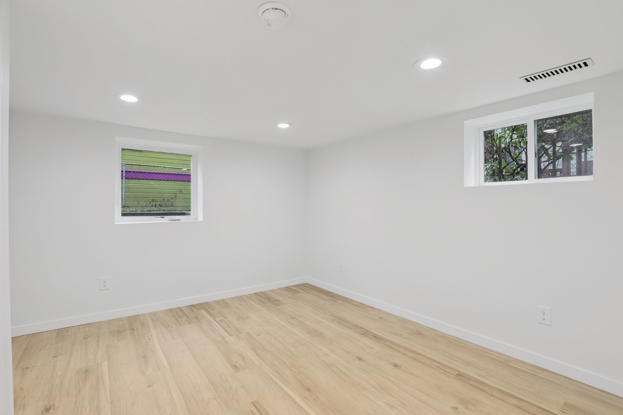 NE Failing St-S2901-055.jpg