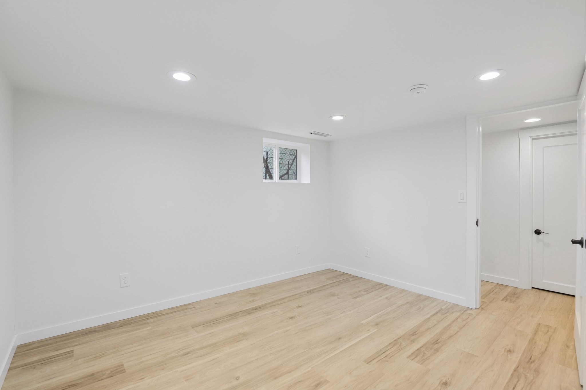 NE Failing St-S2901-056.jpg