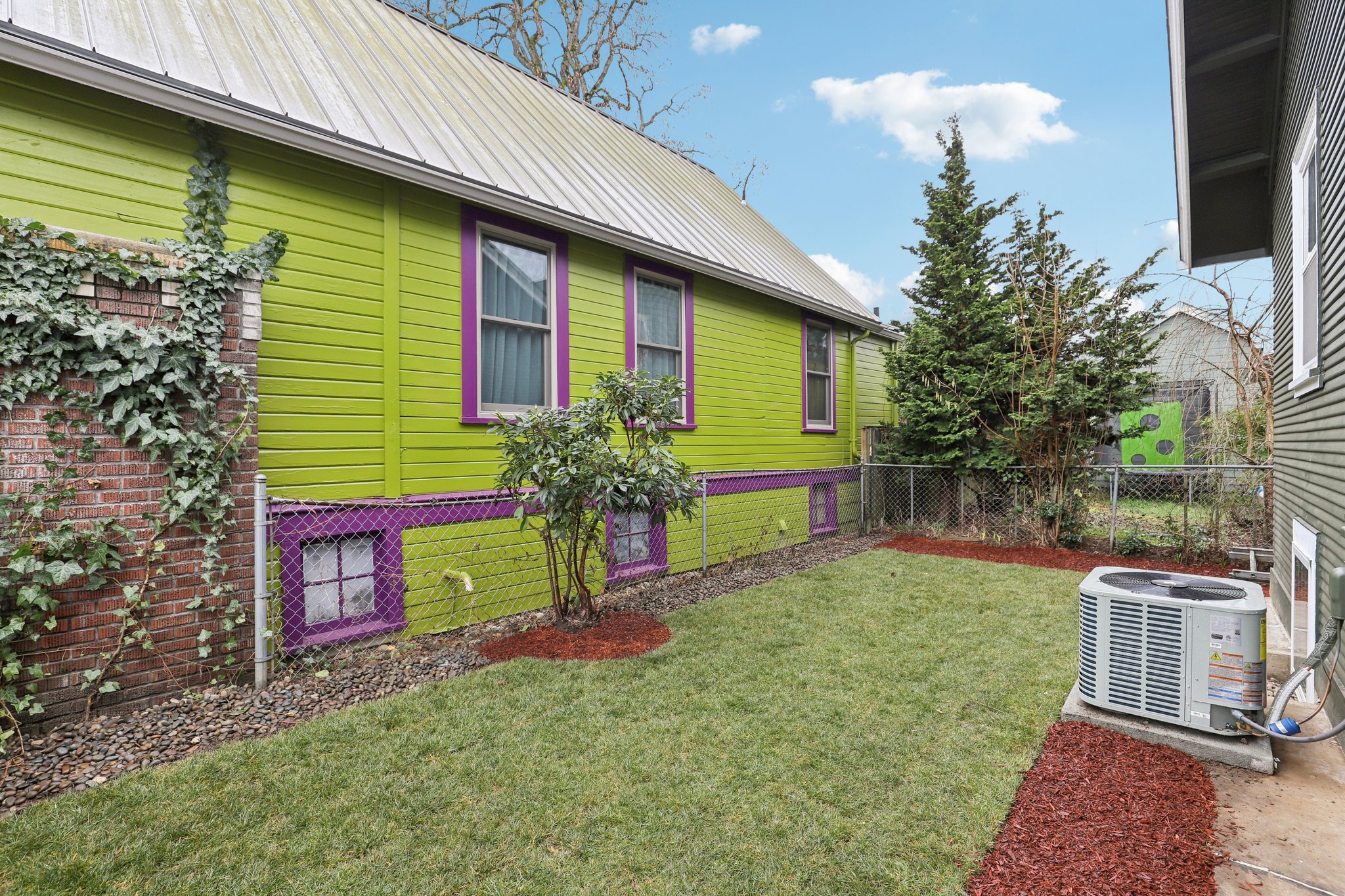 NE Failing St-S2901-073.jpg