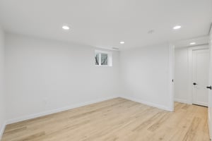 NE Failing St-S2901-056.jpg