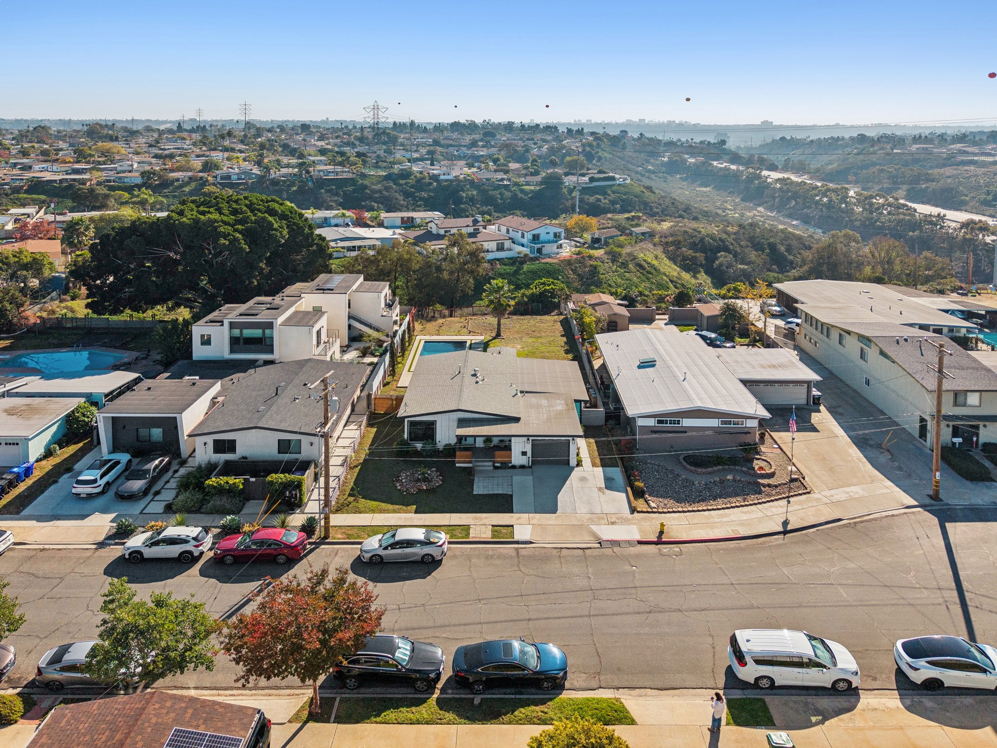 Neva Ave-S0212-053.jpg