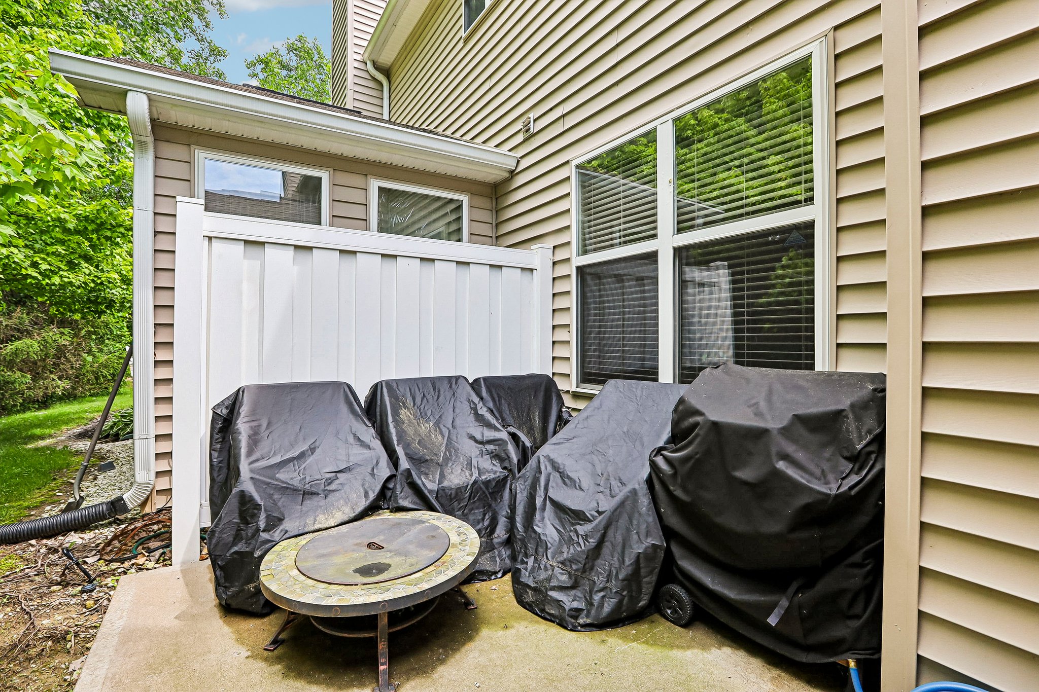 Berrybush Ln-S2005-031.jpg