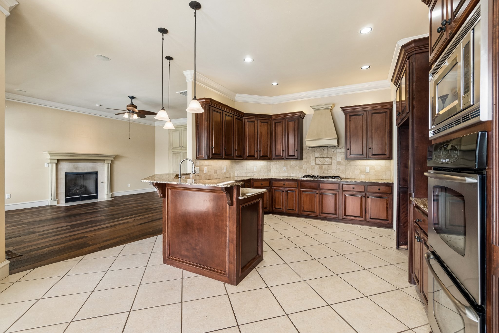 8324 NW 128th Cir_027.jpg