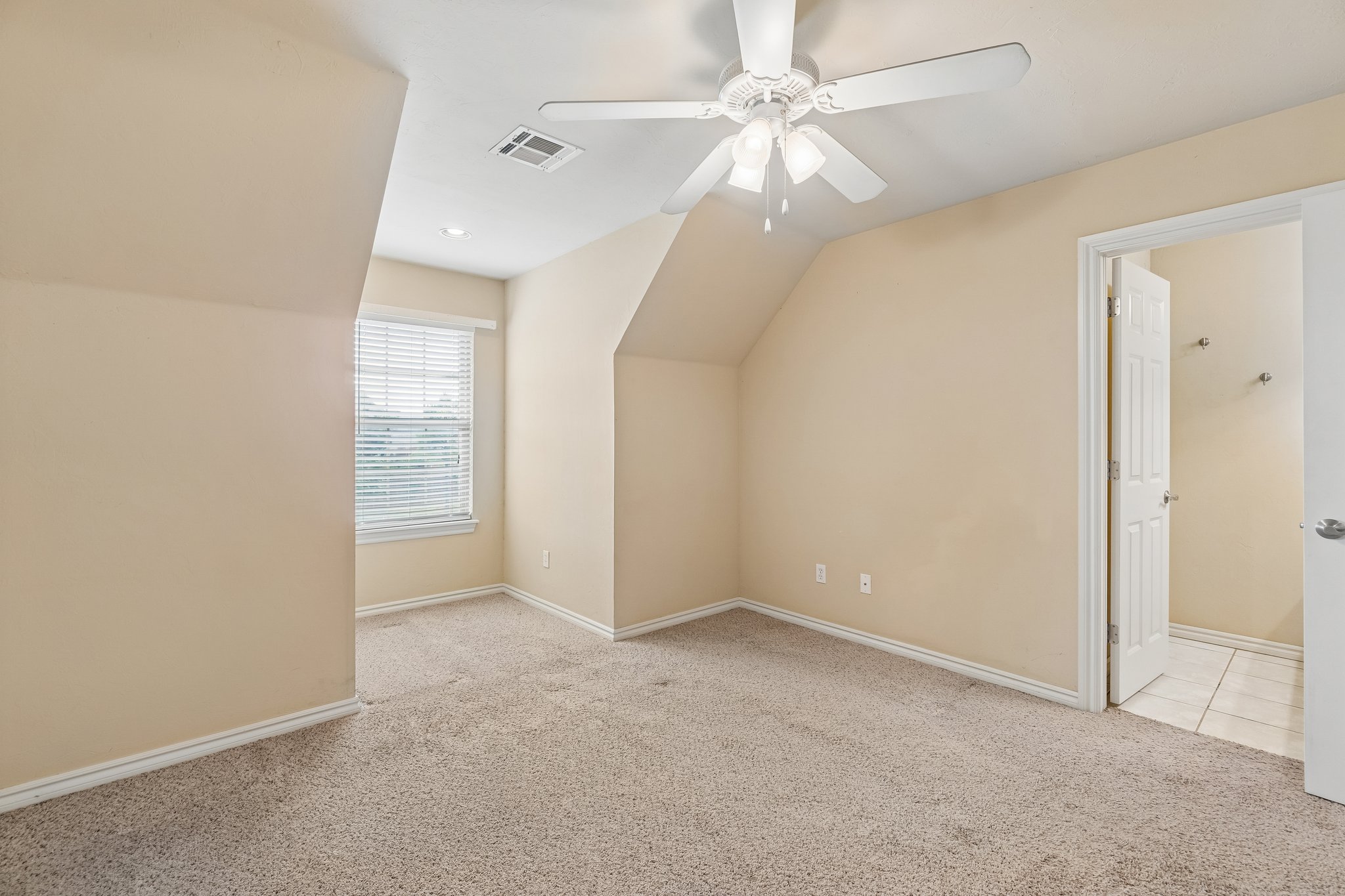 8324 NW 128th Cir_072.jpg