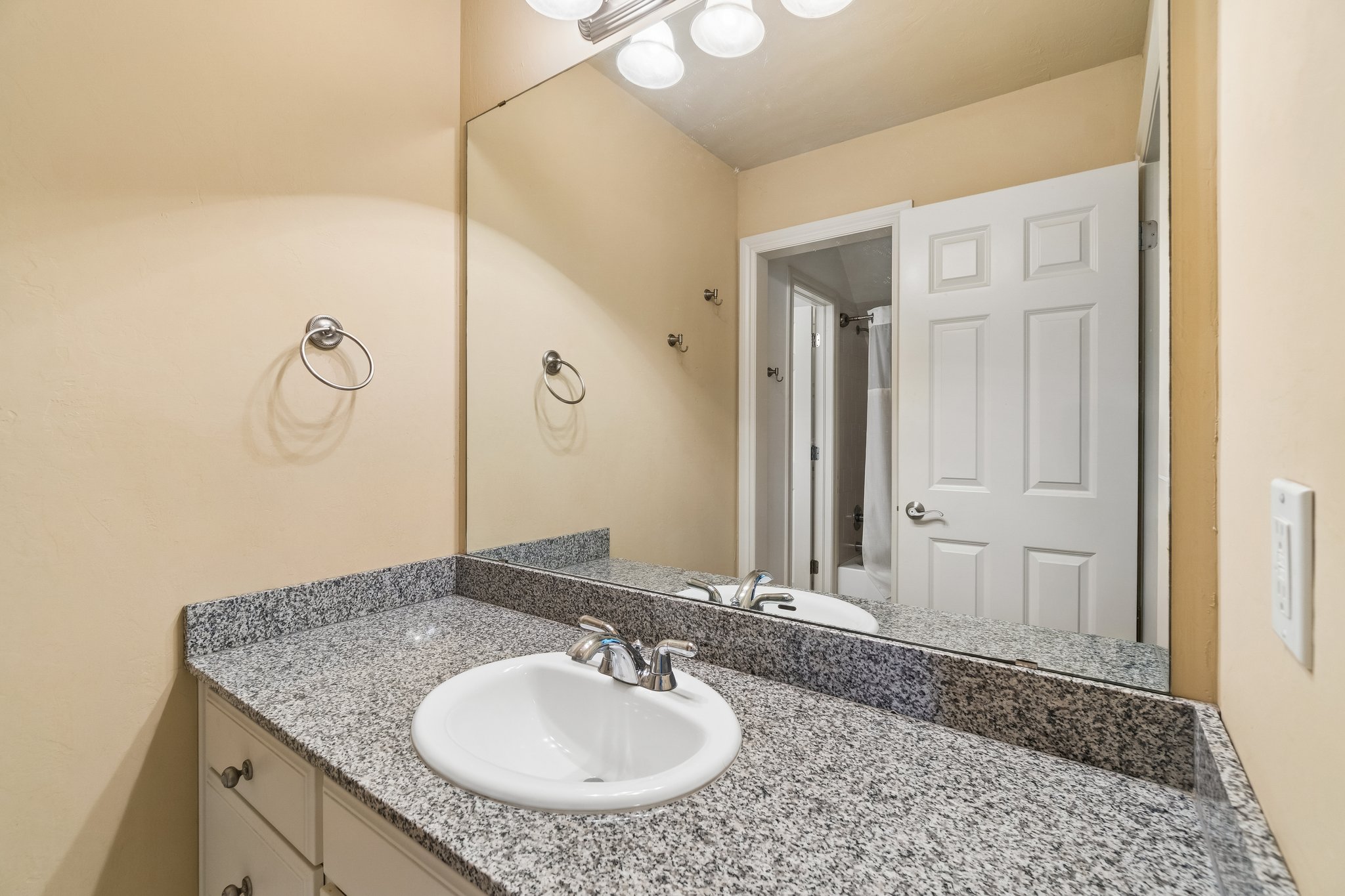8324 NW 128th Cir_074.jpg