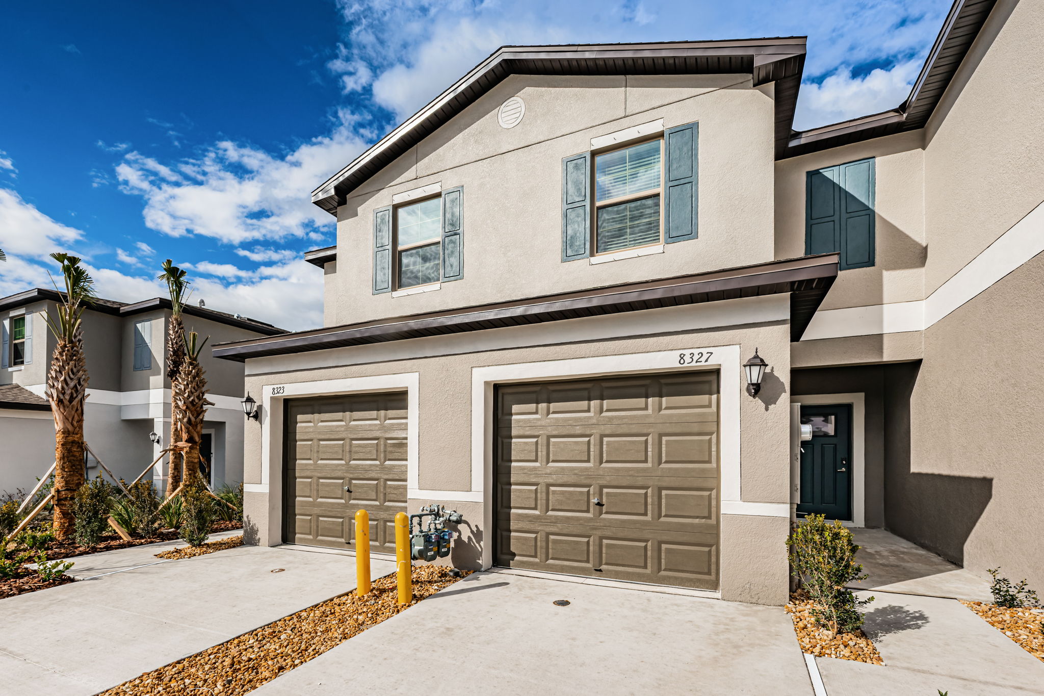Front Exterior23