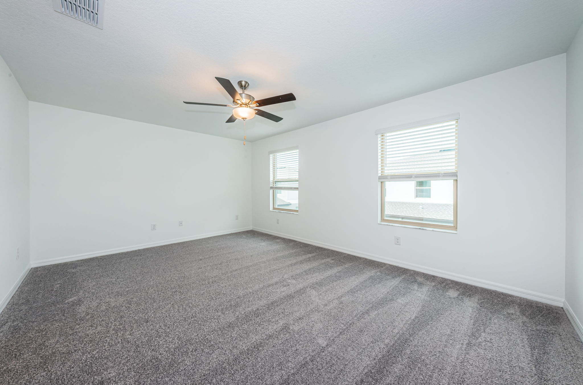 Upper Level Master Bedroom1d-2