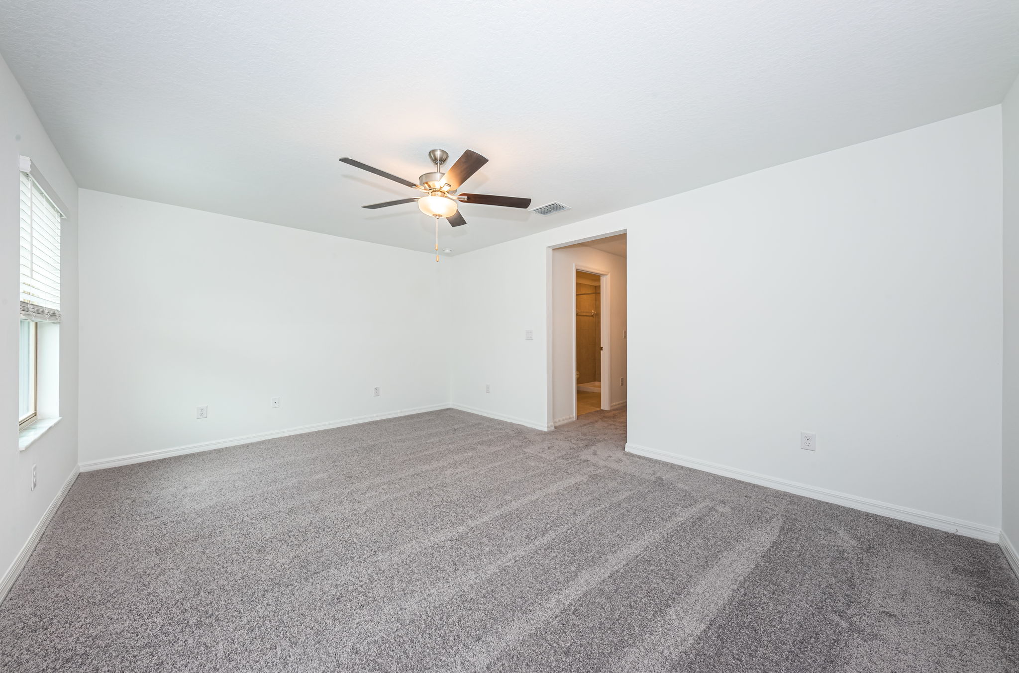 Upper Level Master Bedroom1b-2