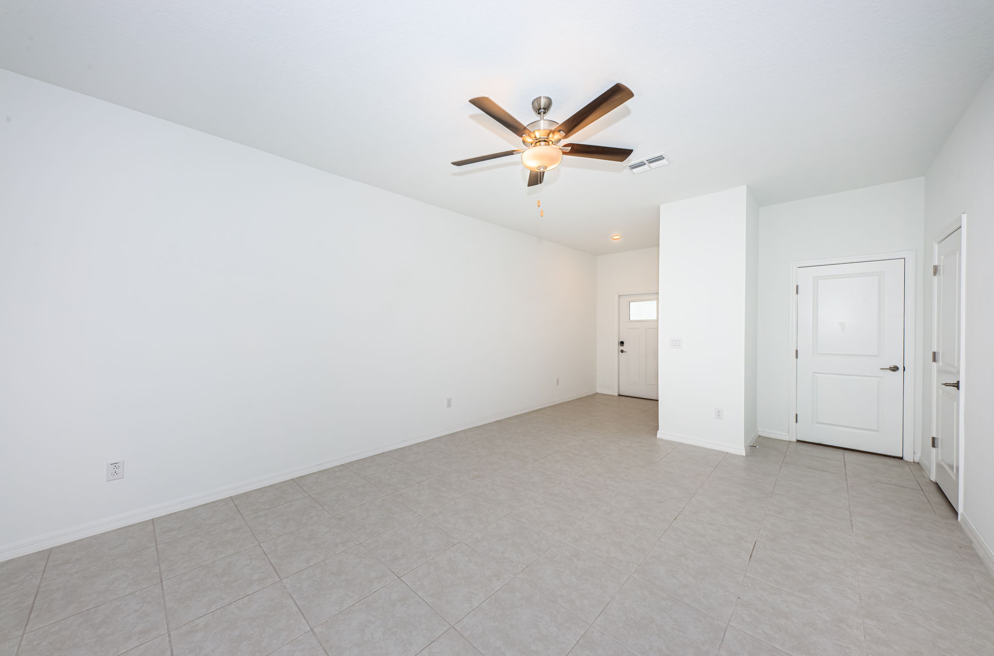 Living Room2-4